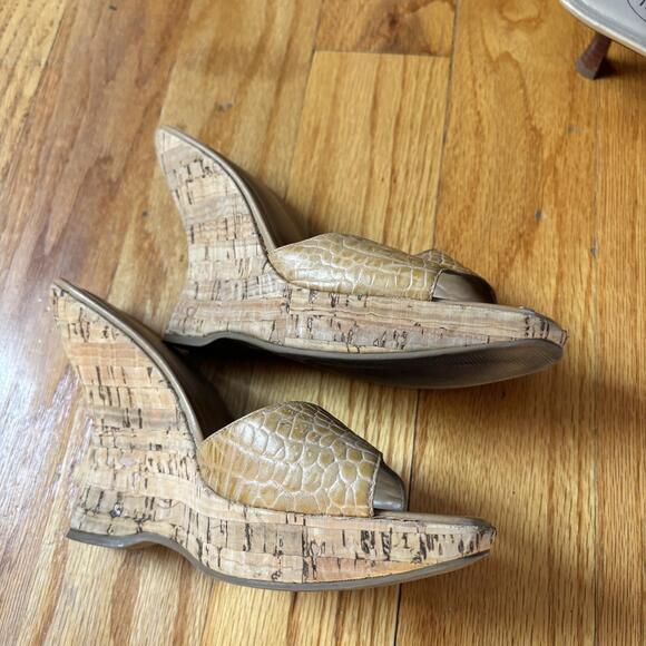 Tan And Cream Aldo Leather - Picture 3 of 4